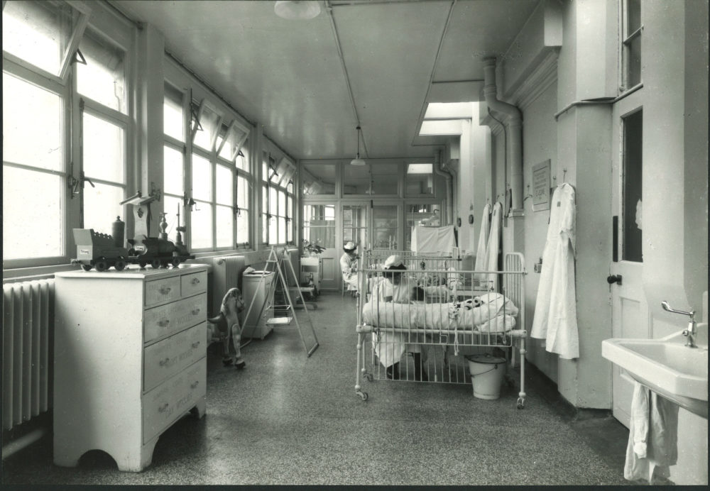 Paediatric ward, Royal Alexandra Hospital, 1920s