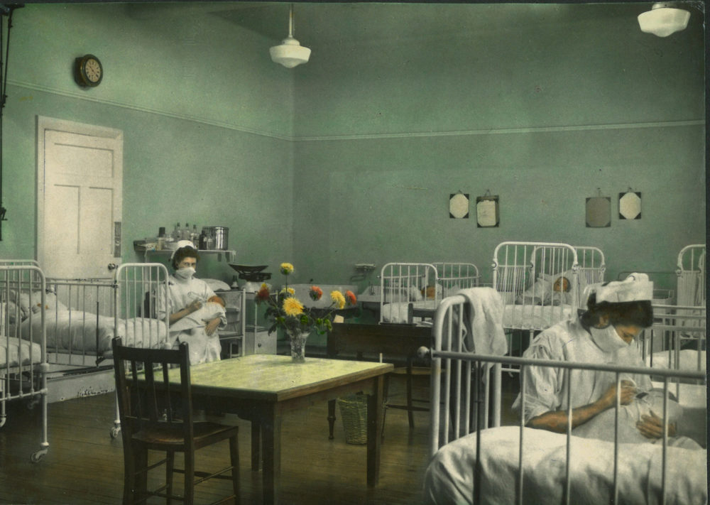 Infant's ward at Royal Alexandra Hospital, 1940s