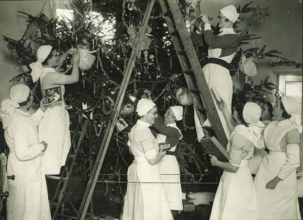 Christmas at the hospital, 1920s