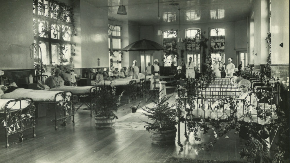 Decorated hospital ward, c. 1900